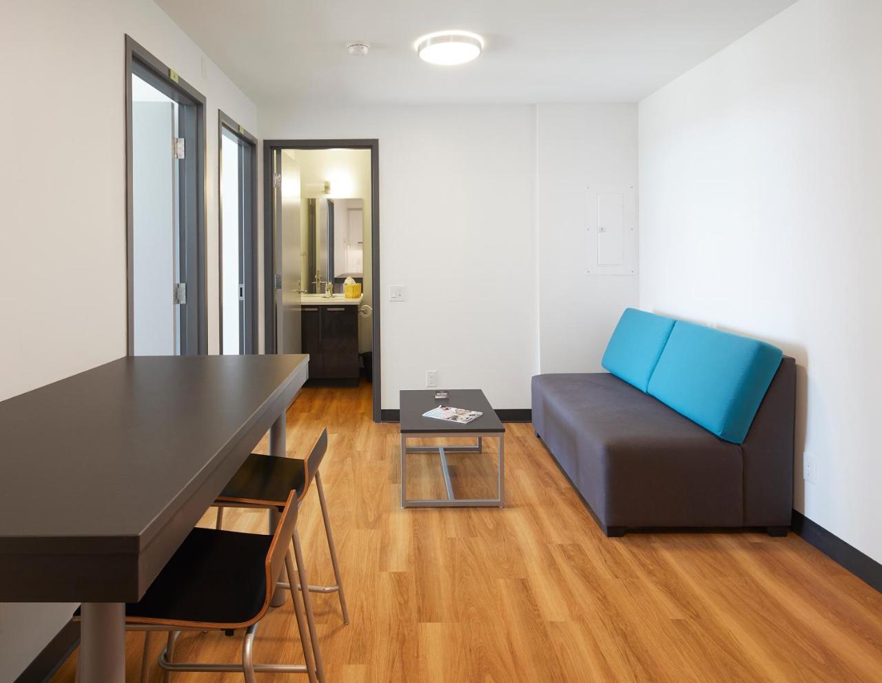 Centennial Place Student Residence Scarborough Торонто Экстерьер фото